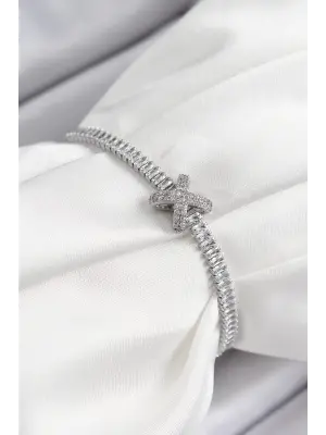 Pirinç Zirkon Taşlı X Detaylı Su Yolu Model Gümüş Renk Asansörlü Kadın Bileklik