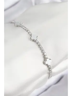 Pirinç Zirkon Taşlı Yonca Model Gümüş Renk Kadın Bileklik