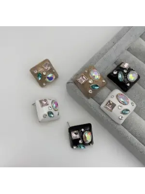 Renkli Taşlı Kare Vintage Küpe