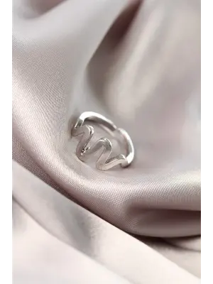 Ritim Tasarımlı Gümüş Renk Kadın Yüzük