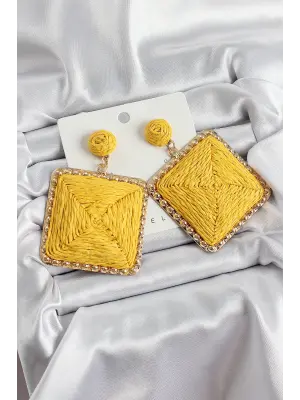 Sarı Kare Figürlü Hasır Örgü Model Gold Renk Kadın Küpe