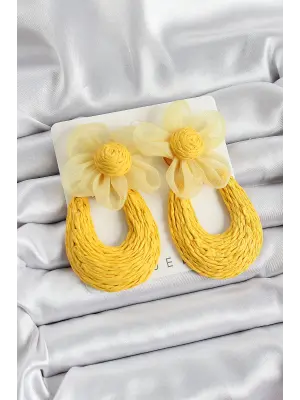 Sarı Tül Papatya Figürlü Hasır Örgü Model Gold Renk Kadın Küpe