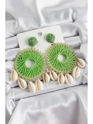 Yeşil Hasır Örgü Sarmal Model Sallantılı Deniz Kabuğu Detaylı Gold Renk Kadın Küpe