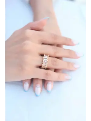 Zirkon Taşlı Baget Altın Çelik Yüzük