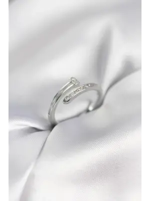 Zirkon Taşlı Gümüş Renk Yassı Çivi Model Kadın Yüzük