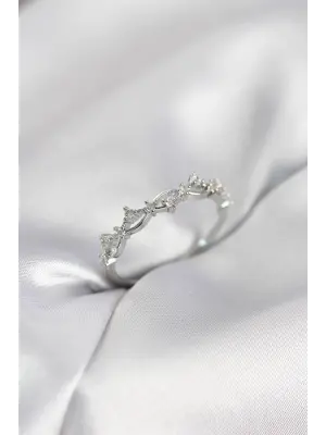 Zirkon Taşlı Pirinç Gümüş Renk Kadın Yüzük