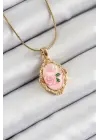 316L Çelik Zincir Pembe Sanatsal Portre İnci Detaylı Gül Figürlü Model Gold Renk Kadın Kolye