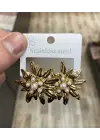 Çok İncili Çiçek Şeklinde Çelik Küpe Gold Renk