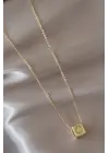 Gold Renk Zirkon Taşlı Küp Model C Harfli Kolye