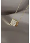 Gold Renkli Zirkon Taşlı Küp Model G Harfli Kolye