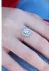 Gümüş Renk Zirkon Taşlı Kadın Yüzük
