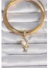 Pirinç Gold Renk Zirkon Taş Detaylı Hilal Model Sallantı İncili Ajda Charm