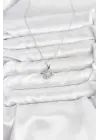 Çelik Gümüş Renk Çiçek Model Kadın Kolye