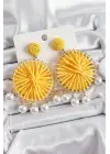 Sarı Hasır Örgü Sarmal Model Sallantılı İnci Detaylı Gold Renk Kadın Küpe