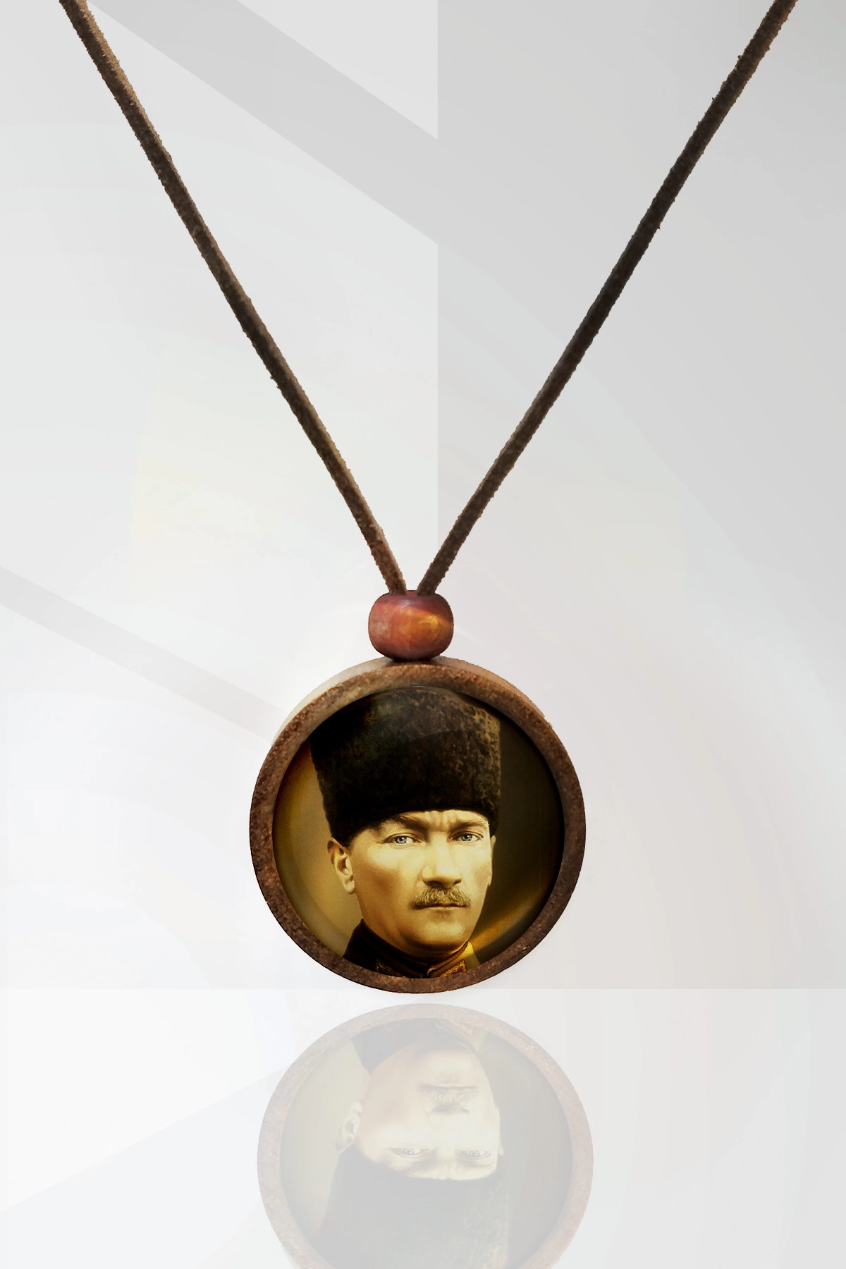 Mustafa Kemal Atatürk Ahşap Kolye