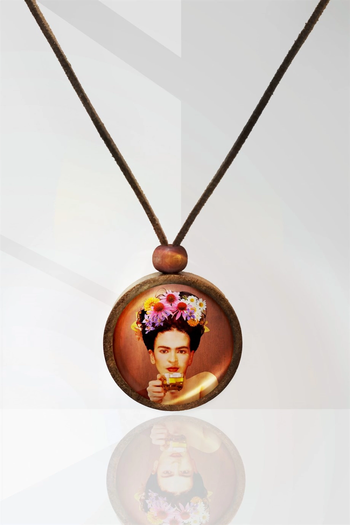 Frida Kahlo Ahşap Kolye N11.14821