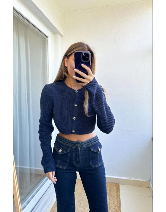 Düğmeli Crop Hırka