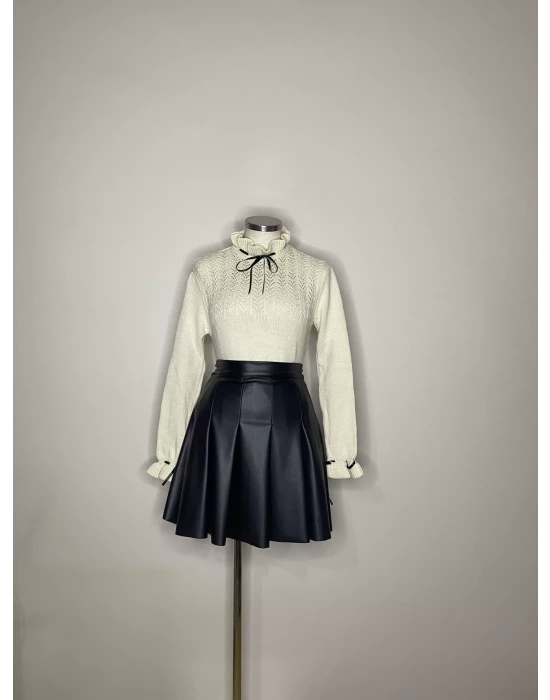 Fiyonklu Triko Kazak