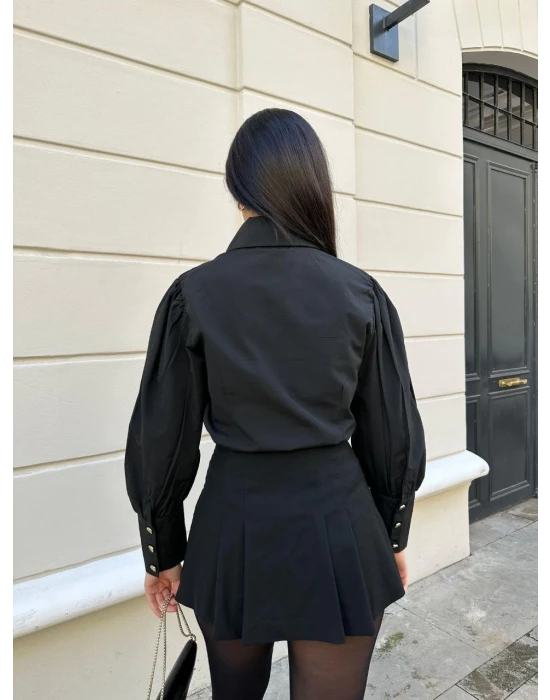 Sivri Yaka Gold Düğmeli Gömlek