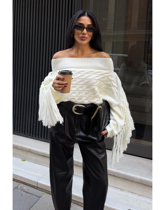 Püsküllü Madonna Kazak