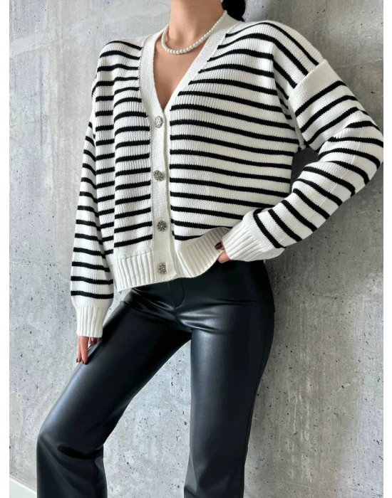 Taş Dügmeli Hırka