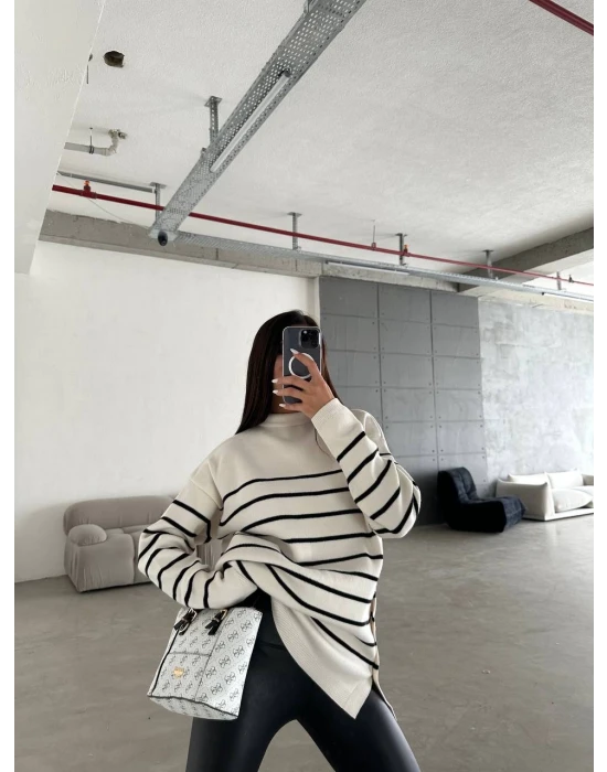 Yanları Düğmeli Triko Kazak