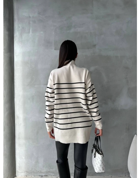 Yanları Düğmeli Triko Kazak