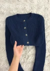 Düğmeli Crop Kazak