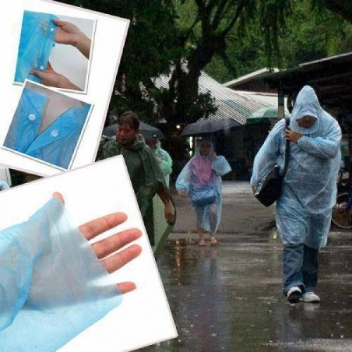Özel Üretim Kullan At Standart Boy Su Geçirmez Şeffaf Kapüşonlu Çıtçıtlı Tek Kullanımlık Yağmurluk