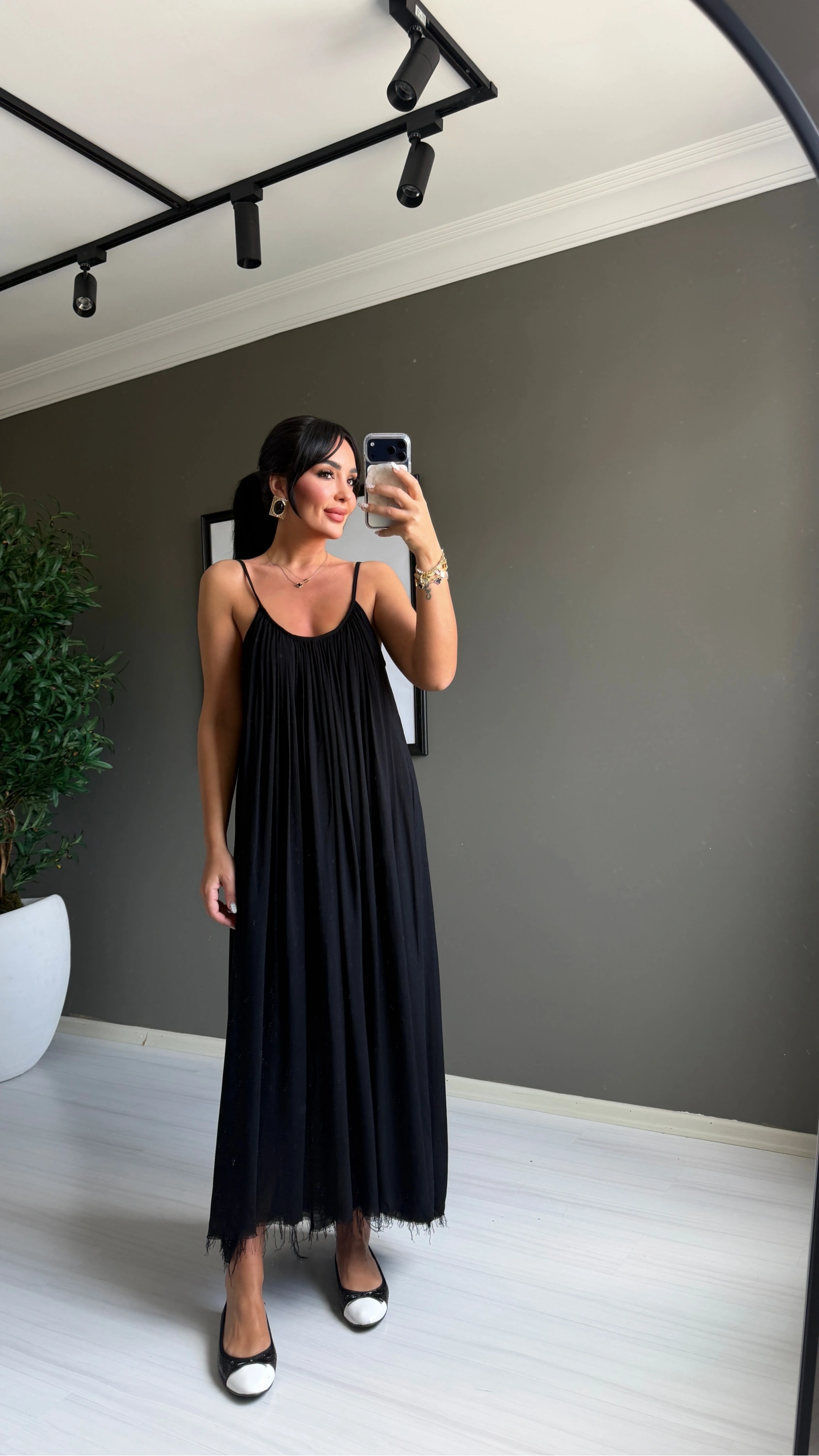 Pery Askılı Sırtı Açık Maxi Siyah Elbise