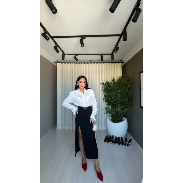 Yandan Yırtmaçlı Kemerli Midi Siyah Etek