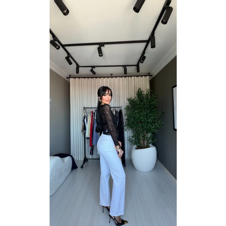 Kemerli Yüksek Bel Beyaz Jean