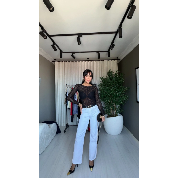 Kemerli Yüksek Bel Beyaz Jean