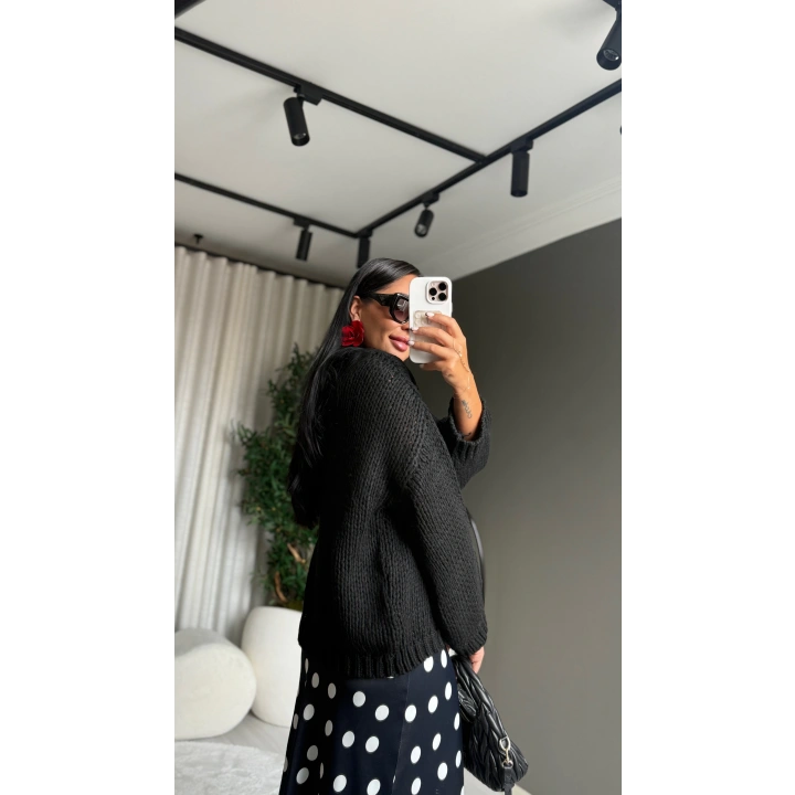 Triko Oversize Siyah Kazak