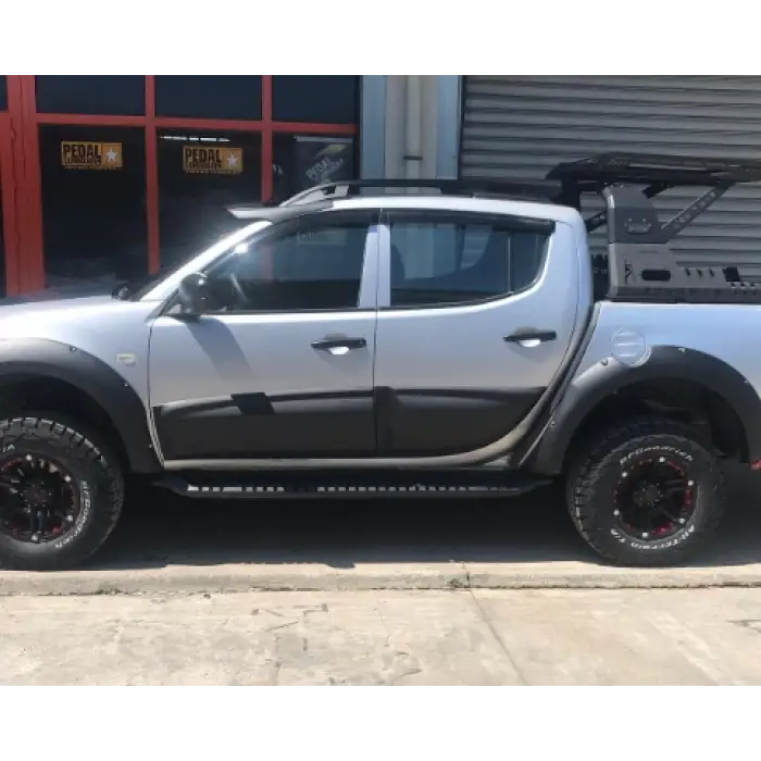 MITSUBISHI L200 2007-2010 YAN KAPLAMA FİBER 4 PRÇ GNS