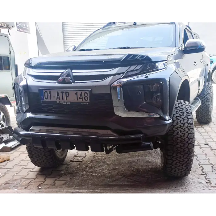 MITSUBISHI L200 2020 TRİOS STİL ÖN BIYIK THRU