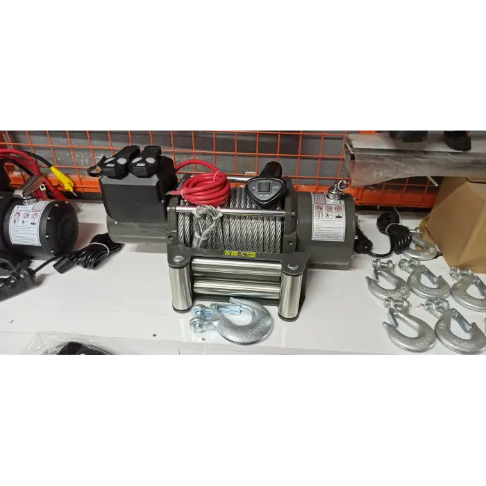 QUATRO 18000LB ÇELİK HALATLI VİNÇ 24V*