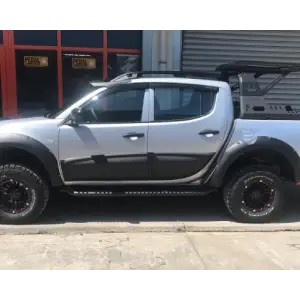 MITSUBISHI L200 2007-2010 YAN KAPLAMA FİBER 4 PRÇ GNS