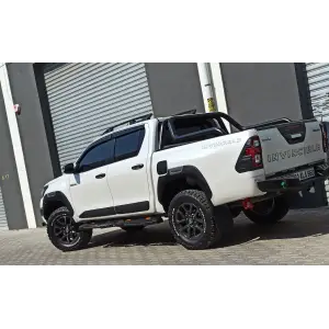 TOYOTA HILUX REVO YAN KAPLAMA İNCE 2015+ Fiber