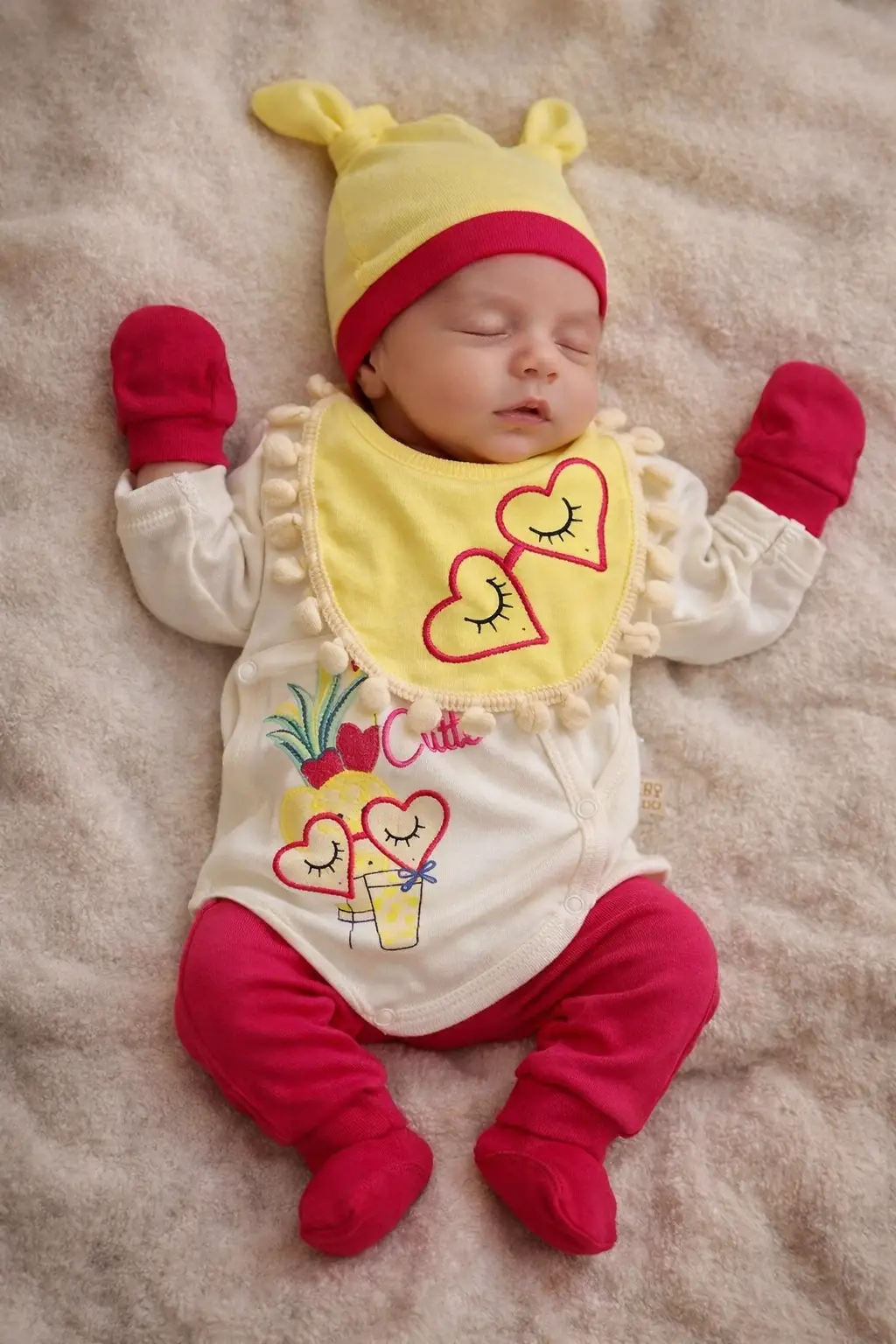 Ananaslı Kalpli 5 Parça Hastane Çıkış Seti