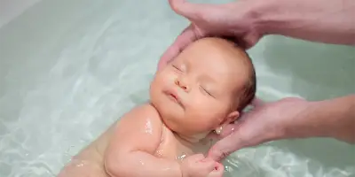 Yenidoğan Bebeklerde Banyo Kuralları