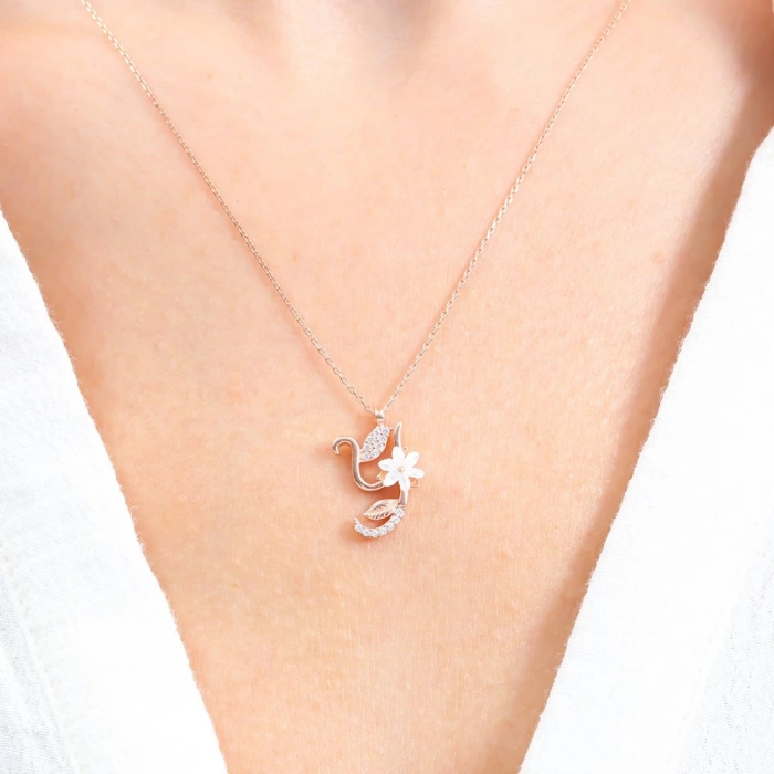 Işıltılı Manolya Çiçeği Y Harfi Gümüş Harfli Kolye - Gümüş