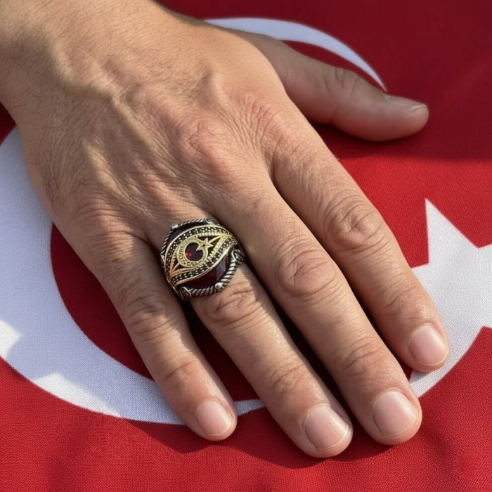 Ay Yıldız Zirkon Taşlı Gümüş Erkek Yüzük Kırmızı