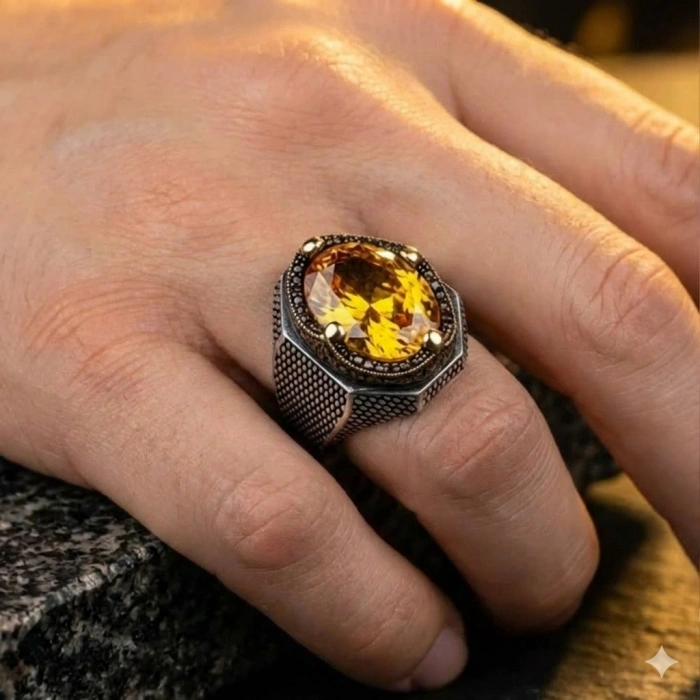 Zirkon Taşlı Tırnak Motifli Gümüş Yüzük