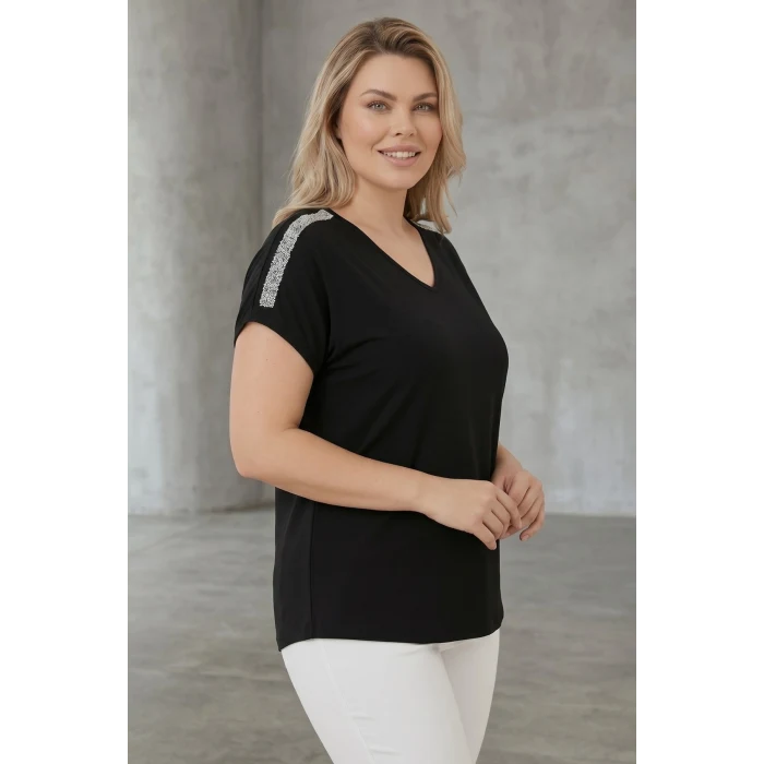 Omuzları Taş Baskılı Bluz