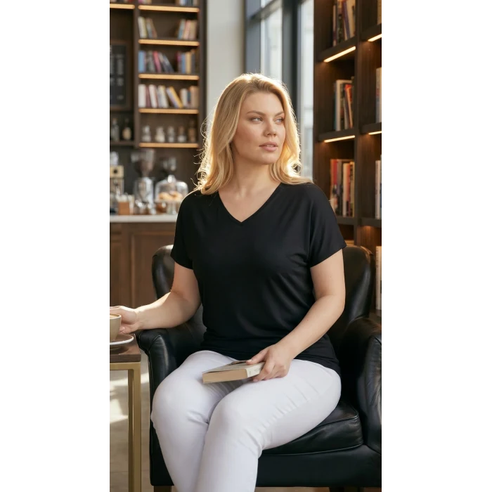 Sırtı Taşlı Tül Detaylı Bluz