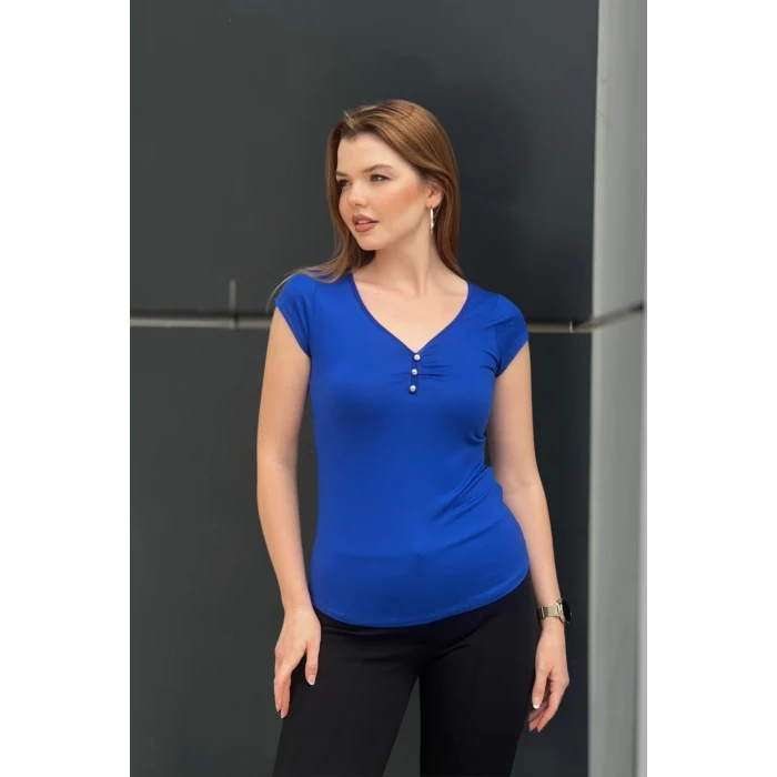 Yakası Düğme Detaylı Bluz