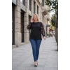 Kolları Tül Çiçek Aplikeli Bluz