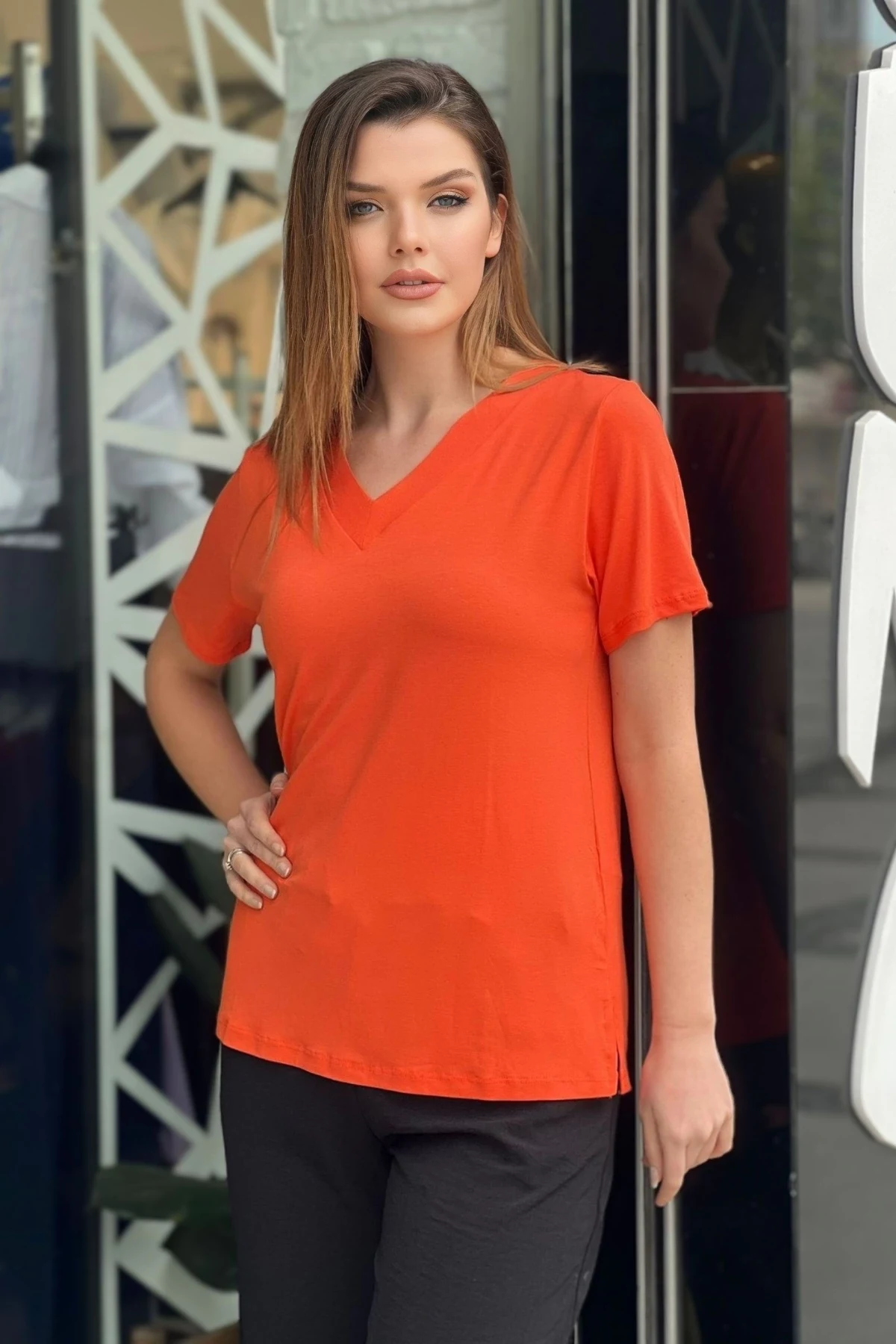 V Yaka Yanı Yırtmaçlı Bluz