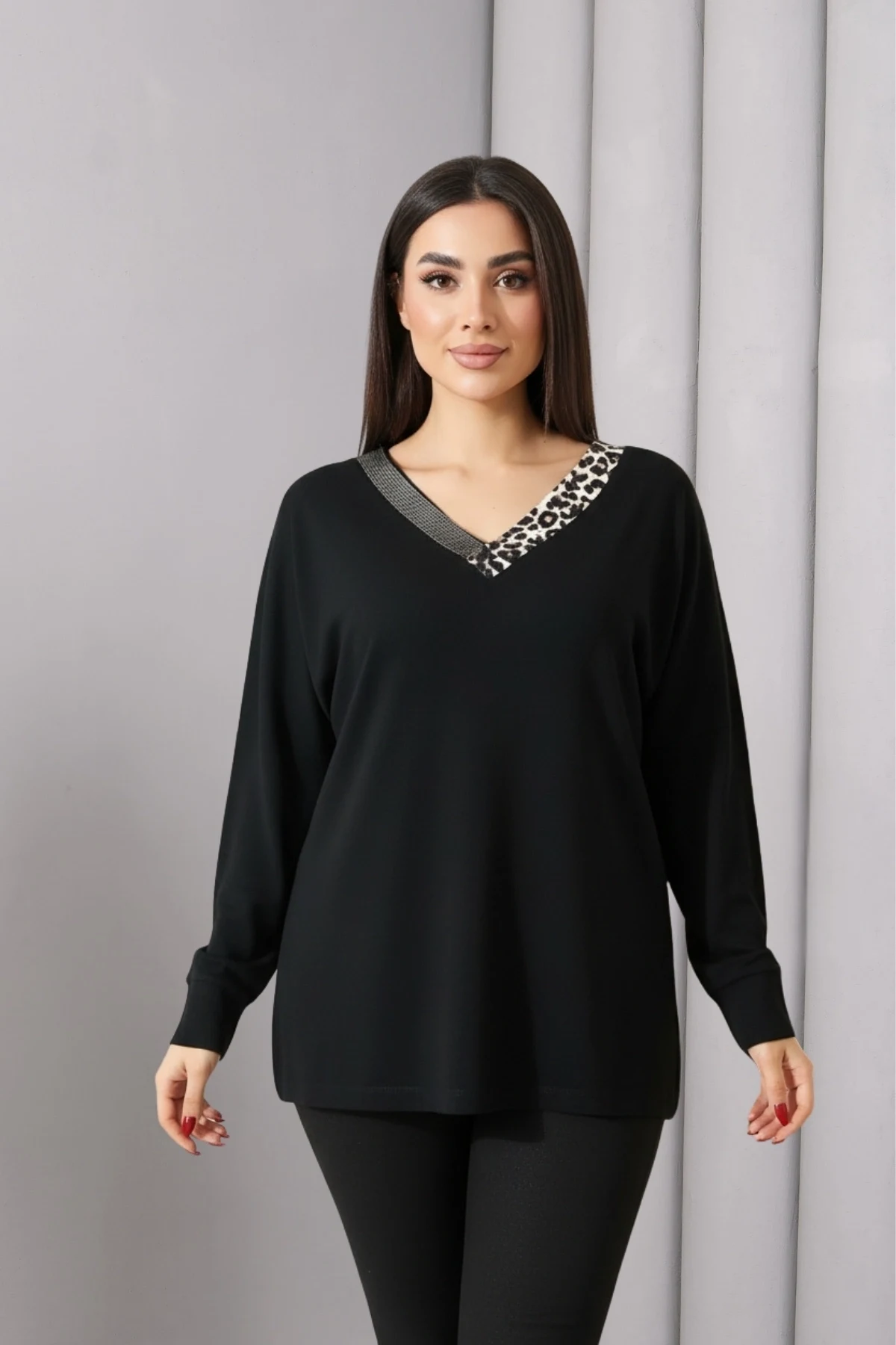 Yakası Leopar Taş Baskılı Bluz